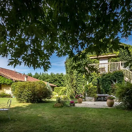 Chambres D'hotes La Ferme De Monseignon Bed & Breakfast Nogaro