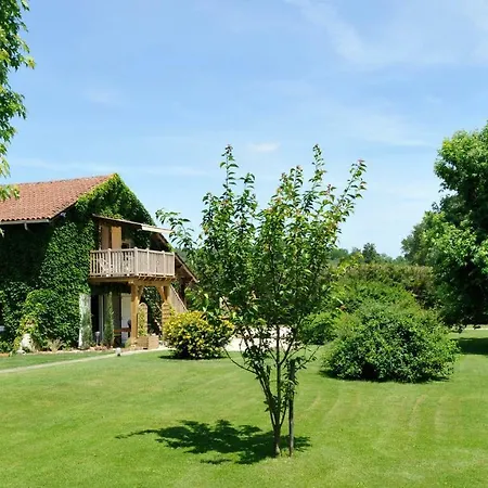 Chambres D'hotes La Ferme De Monseignon Bed & Breakfast