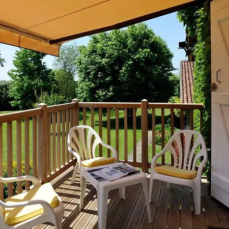 Chambres D'hotes La Ferme De Monseignon Bed & Breakfast *
