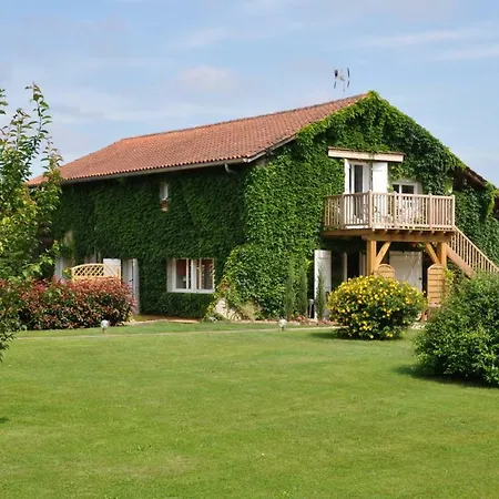 Chambres D'hotes La Ferme De Monseignon Bed & Breakfast