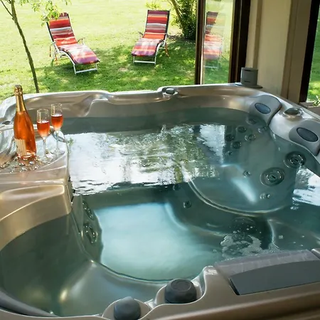 Chambres D'hotes La Ferme De Monseignon Bed & Breakfast Nogaro