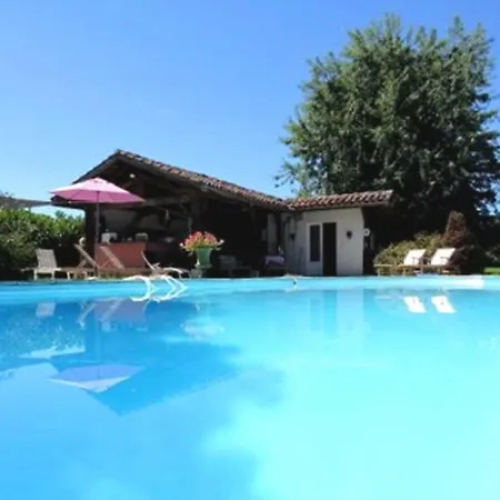 Chambres D'hotes La Ferme De Monseignon ベッド・アンド・ブレックファスト ノガロ